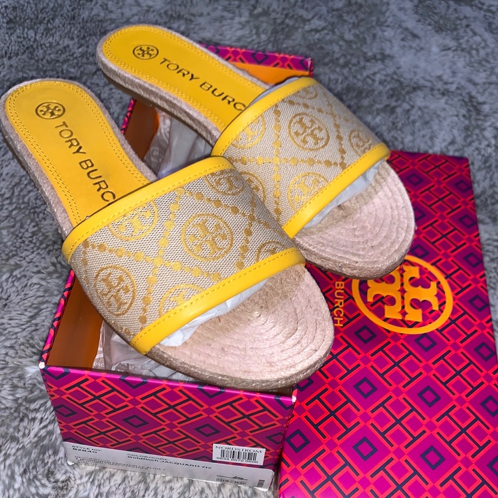 T MONOGRAM ESPADRILLE SLIDES size 6.5! Tory Burch.